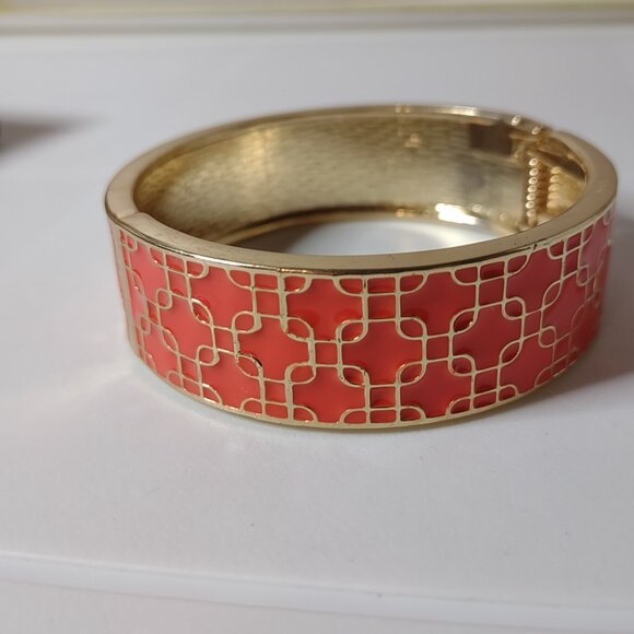 7 Inch Orange And Gold Tone Hinged Bangle - Picture 8 of 9